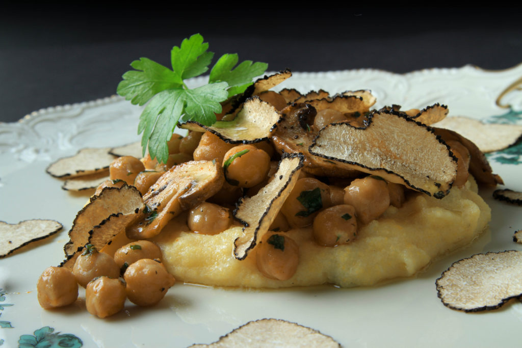 Trüffel Polenta mit Kichererbsen